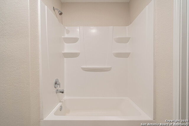 Image 15 of 27 For 2818 Gustavo