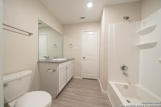 Image 16 of 27 For 2818 Gustavo