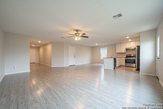 Image 4 of 27 For 2818 Gustavo