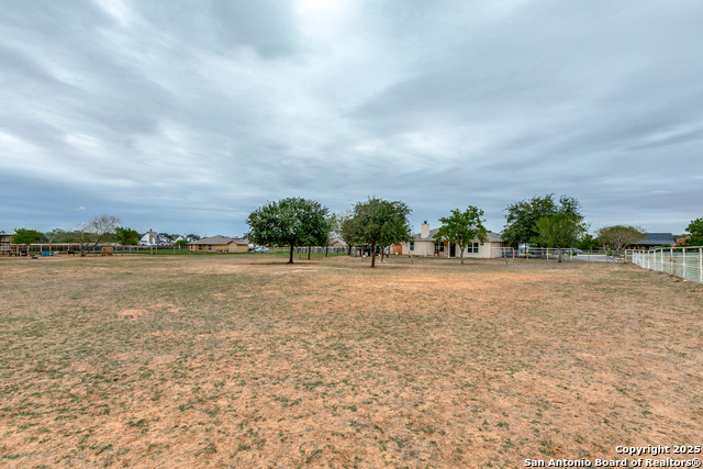 Image 31 of 33 For 745 Cimarron Square