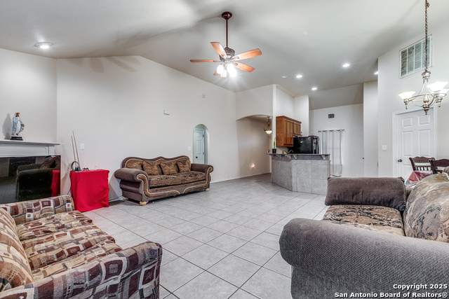 Image 7 of 33 For 745 Cimarron Square