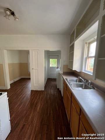 Image 5 of 8 For 324 Donaldson Ave 2