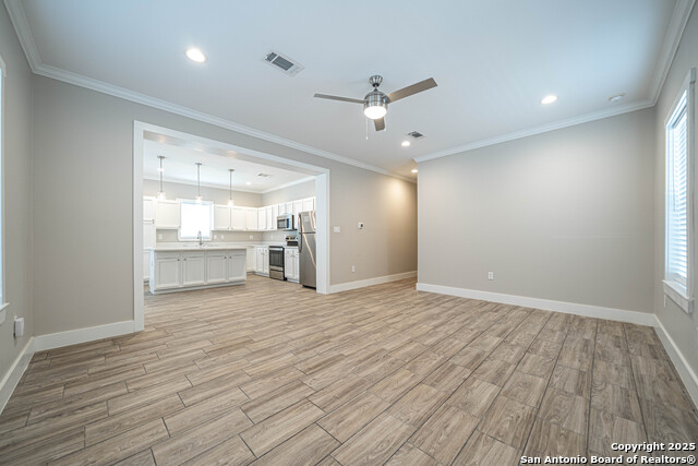 Image 12 of 34 For 1418 Burleson