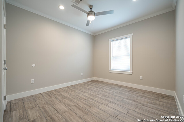 Image 29 of 34 For 1418 Burleson