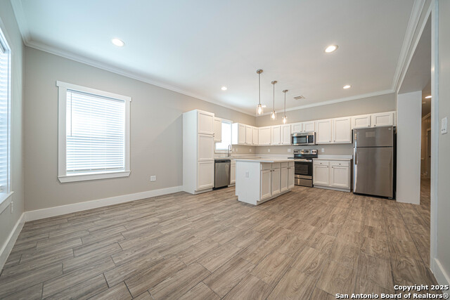 Image 5 of 34 For 1418 Burleson