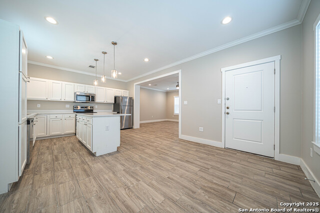 Image 6 of 34 For 1418 Burleson