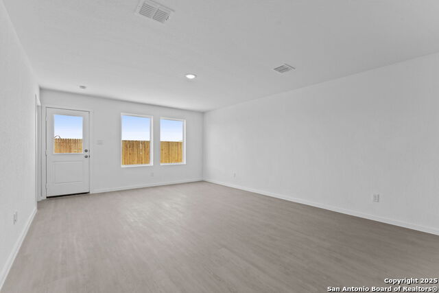 Image 15 of 22 For 2067 Powell Pl