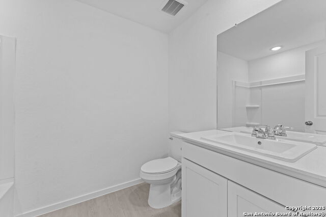 Image 4 of 22 For 2067 Powell Pl