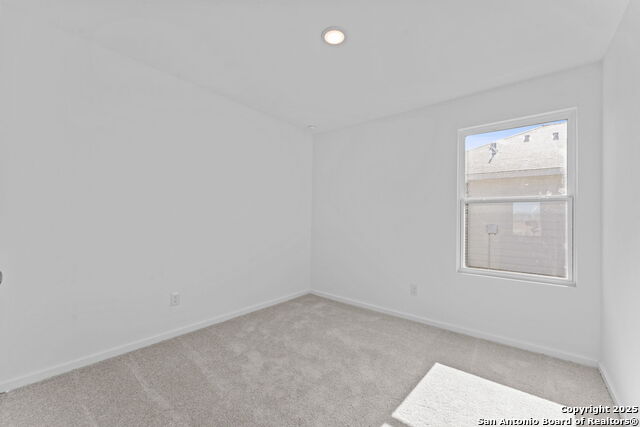 Image 5 of 22 For 2067 Powell Pl