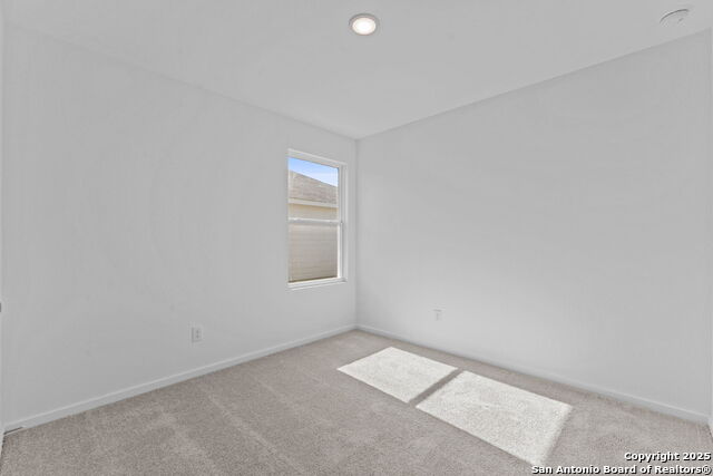 Image 7 of 22 For 2067 Powell Pl