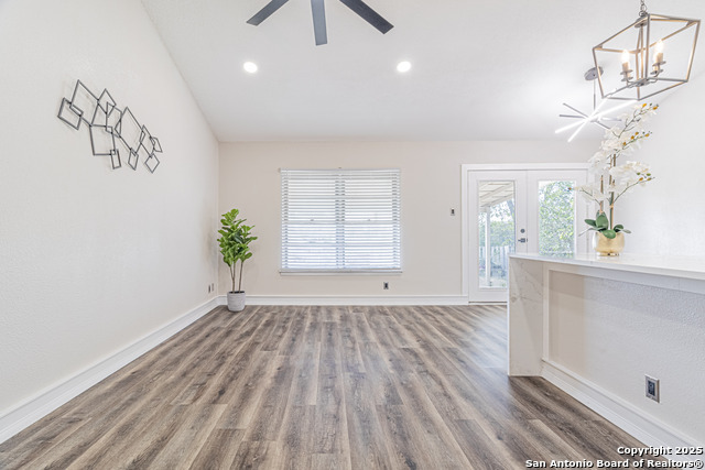 Image 10 of 42 For 5714 Green Manor St