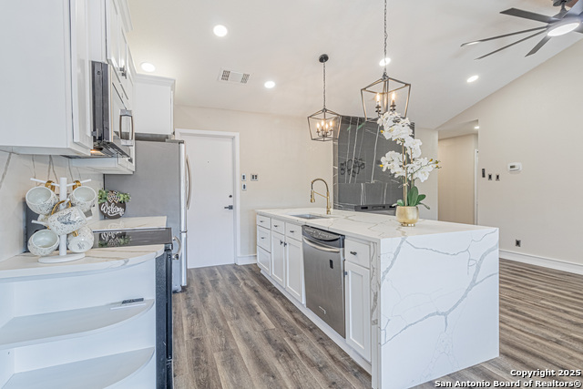 Image 12 of 42 For 5714 Green Manor St