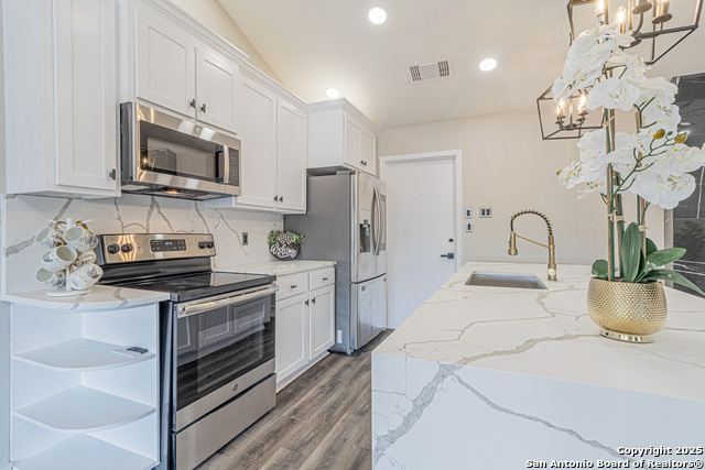 Image 13 of 42 For 5714 Green Manor St