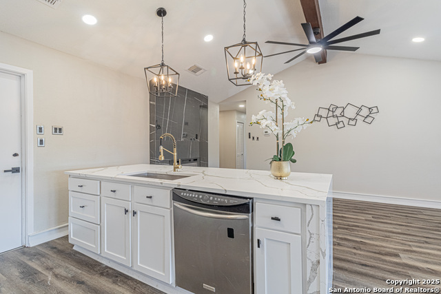 Image 14 of 42 For 5714 Green Manor St