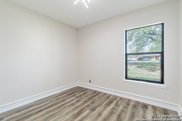 Image 33 of 42 For 5714 Green Manor St