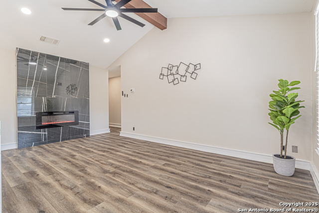 Image 8 of 42 For 5714 Green Manor St