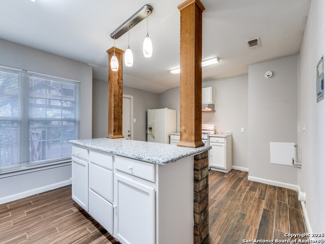 Image 9 of 24 For 130 Lemur