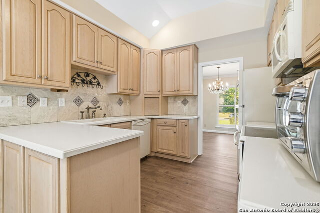 Image 11 of 27 For 12307 Mapletree