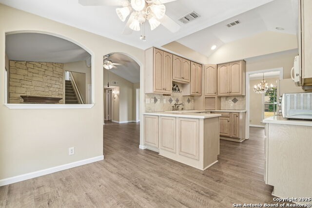 Image 9 of 27 For 12307 Mapletree