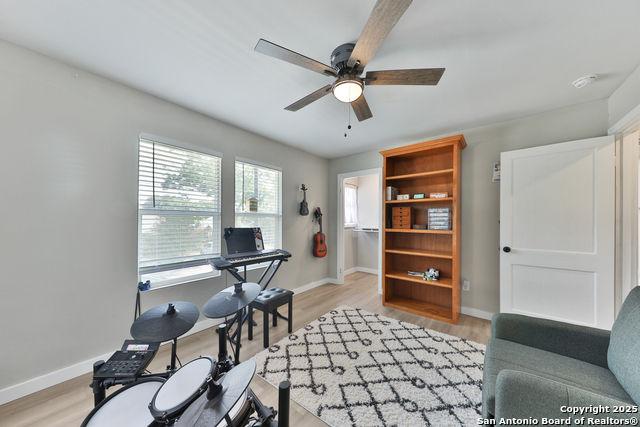 Image 21 of 28 For 315 Norwood 1