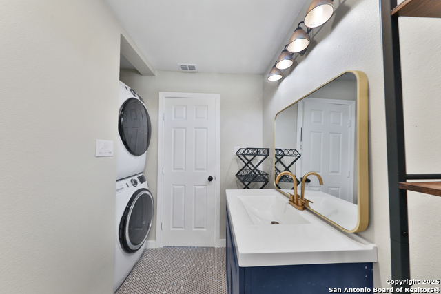 Image 8 of 28 For 315 Norwood 1