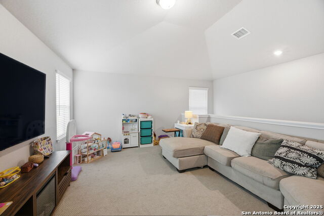 Image 18 of 25 For 2443 Carino  