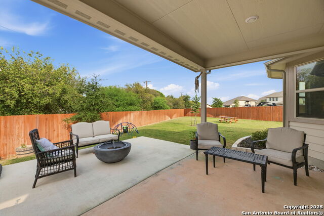 Image 23 of 25 For 2443 Carino  