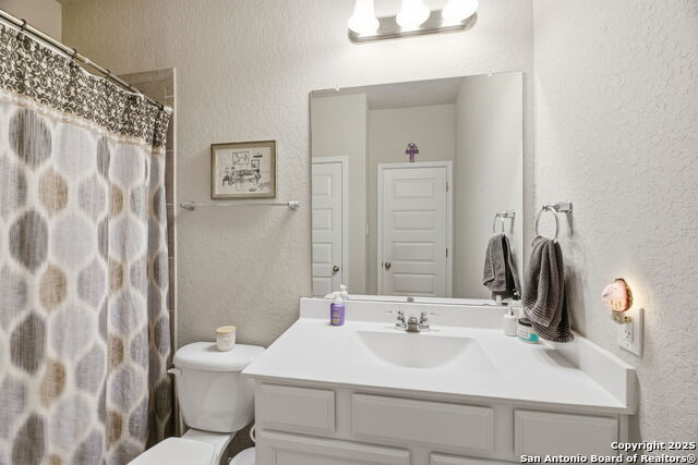 Image 4 of 25 For 2443 Carino  