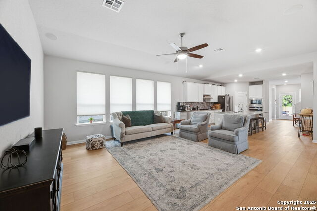 Image 7 of 25 For 2443 Carino  