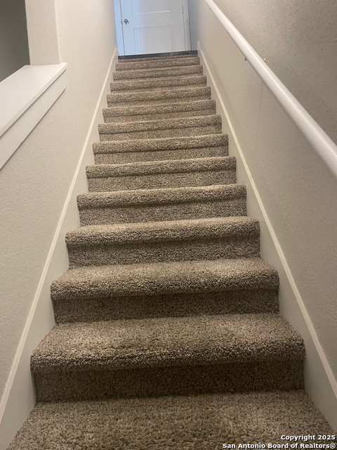 Image 16 of 37 For 8318 Runner Cove  101