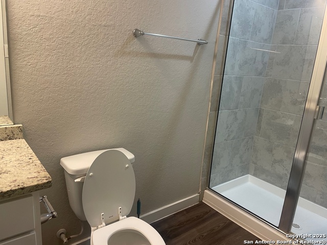 Image 22 of 37 For 8318 Runner Cove  101