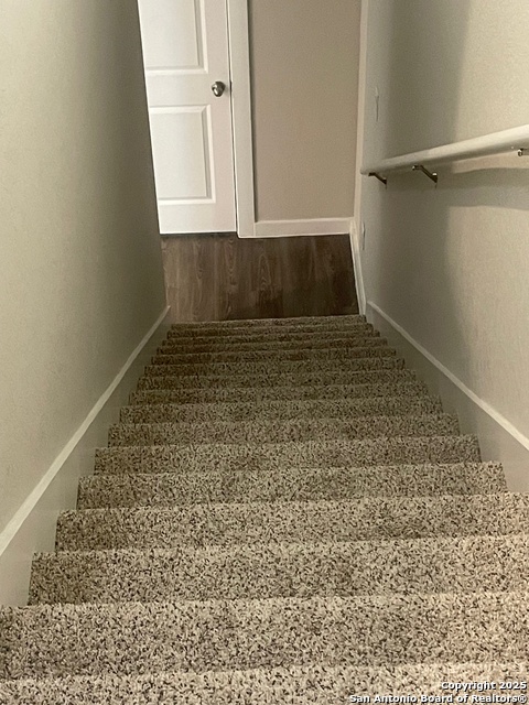 Image 34 of 37 For 8318 Runner Cove  101