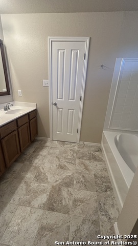 Image 12 of 36 For 189 Corral Fence