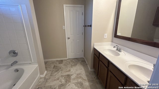 Image 19 of 36 For 189 Corral Fence