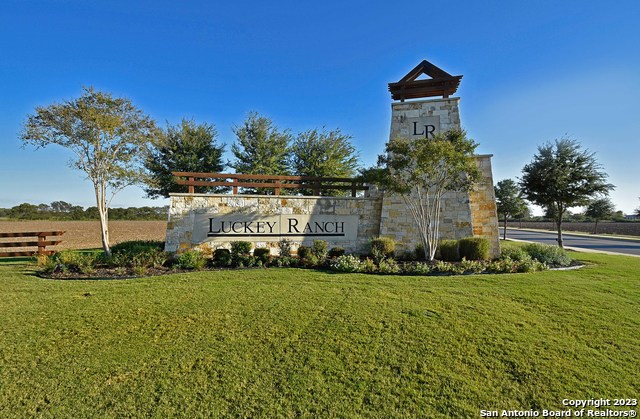 Image 2 of 33 For 11704 Luckey Villa