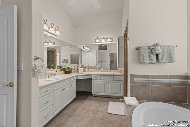 Image 41 of 52 For 1761 Lakeside W