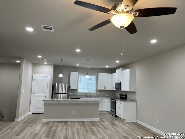 Image 6 of 20 For 21506 James Charles