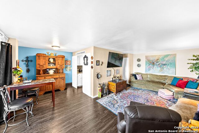 Image 10 of 25 For 7039 San Pedro Ave  504