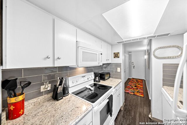 Image 14 of 25 For 7039 San Pedro Ave  504