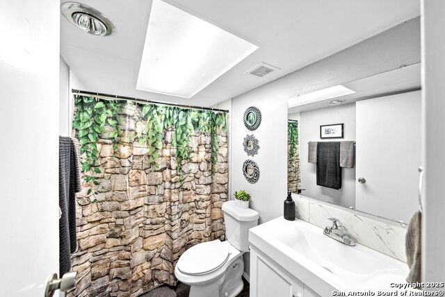 Image 16 of 25 For 7039 San Pedro Ave  504