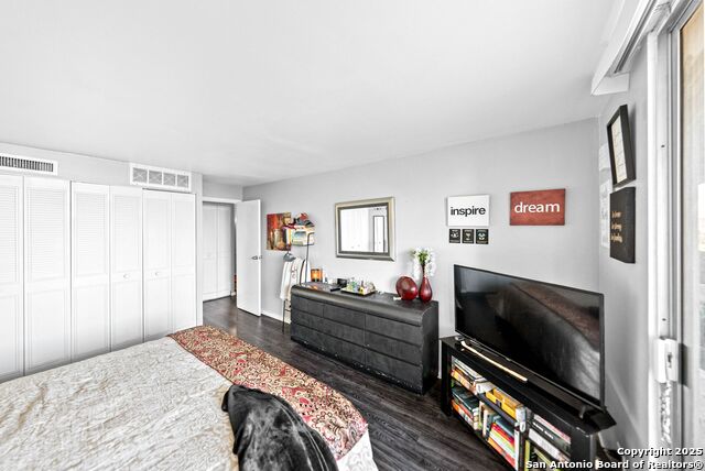 Image 19 of 25 For 7039 San Pedro Ave  504