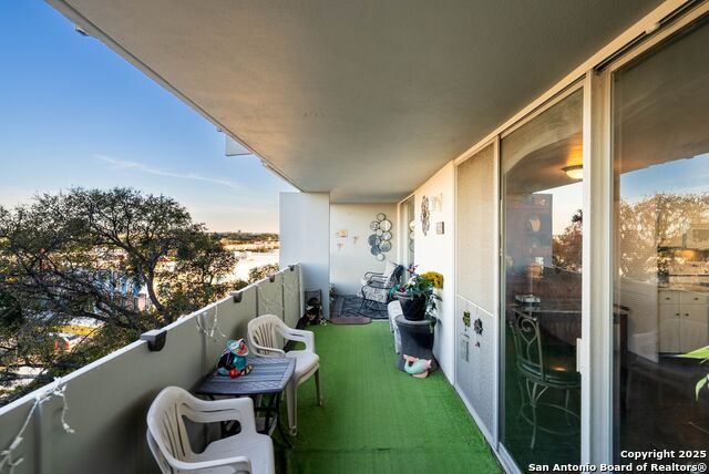 Image 21 of 25 For 7039 San Pedro Ave  504