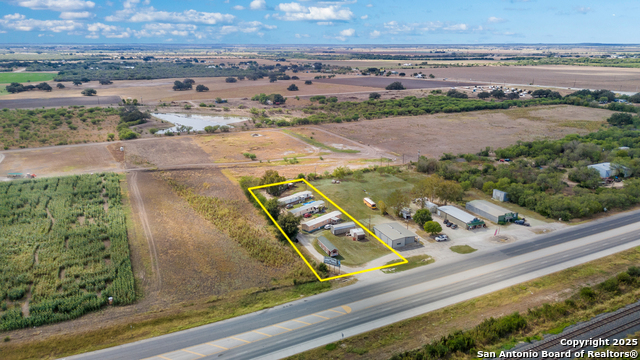 Listing photo id 0 for 701 19th  