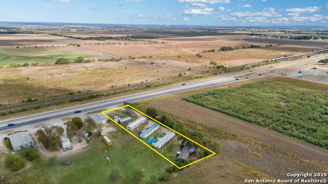 Listing photo id 4 for 701 19th  