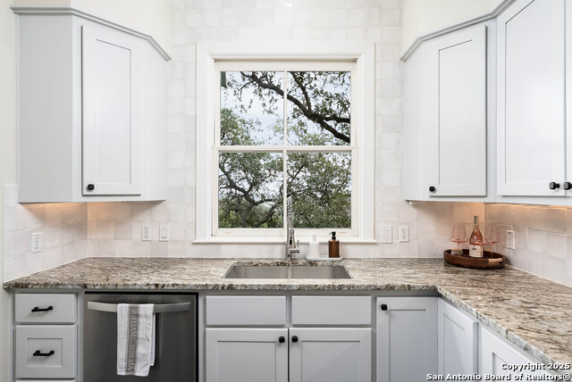 Image 7 of 73 For 30044 Cloud View