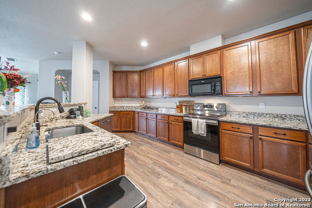 Image 13 of 41 For 13506 Misty View