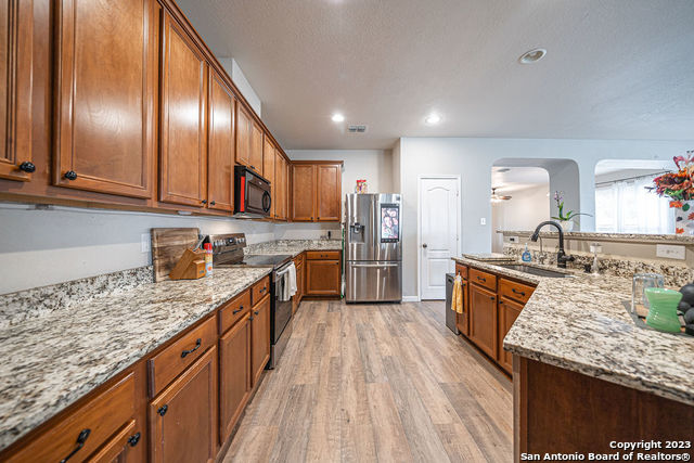 Image 14 of 41 For 13506 Misty View