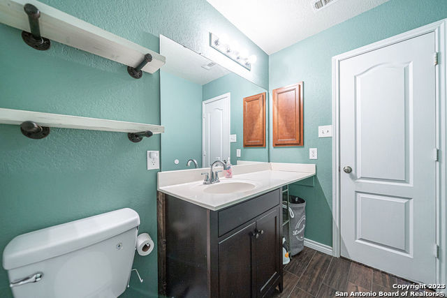 Image 33 of 41 For 13506 Misty View