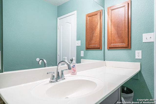 Image 35 of 41 For 13506 Misty View