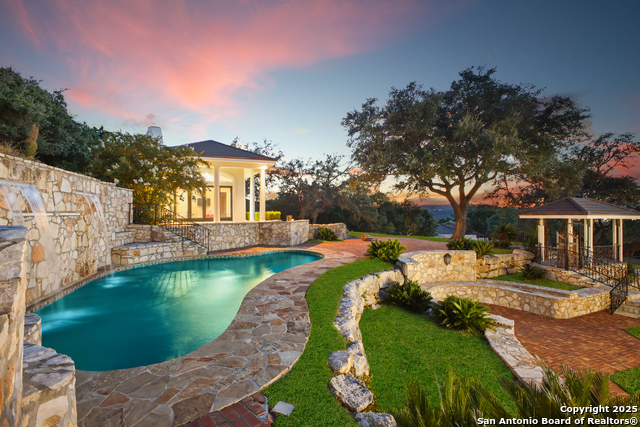 Image 2 of 137 For 11 Whitechurch